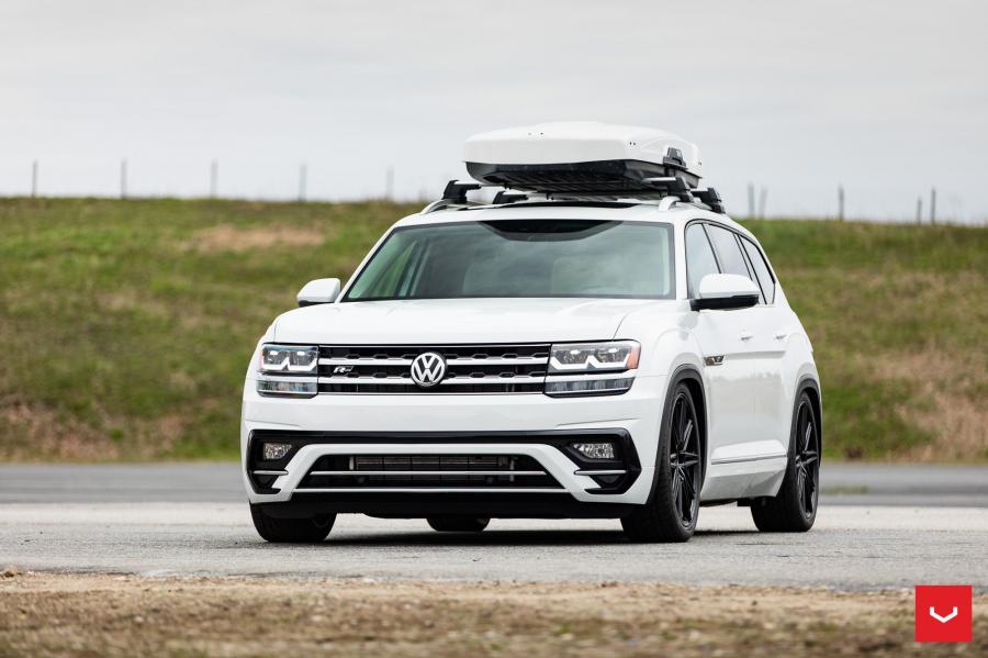  Volkswagen Atlas R-Line on Vossen Wheels (CV10) 2019 года  (фото 26 из 53)
